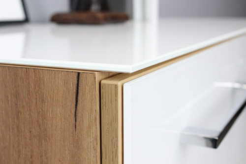 Armoire de classement GW-MONTERIA avec tablette supérieure avec support en verre de sécurité