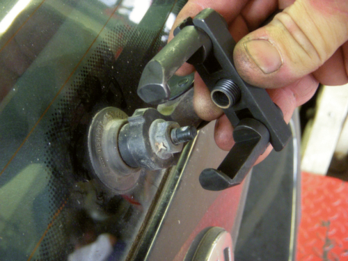 KS Tools Universal windshield wiper arm puller 2-arm