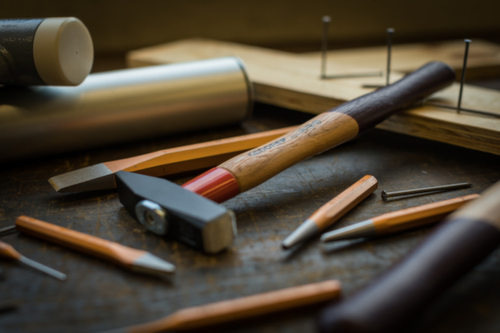 Marteau de serrurier GEDORE 600 H-500 ROTBAND-PLUS avec manche en hickory