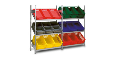 Rayonnages à tablettes inclinées