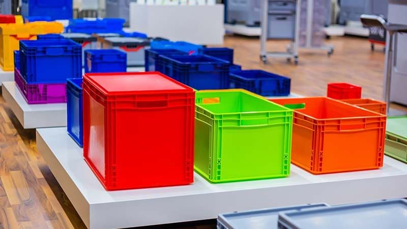 Euronorm Behälter in verschiedenen Farben als effiziente Transport- und Lagerlösung